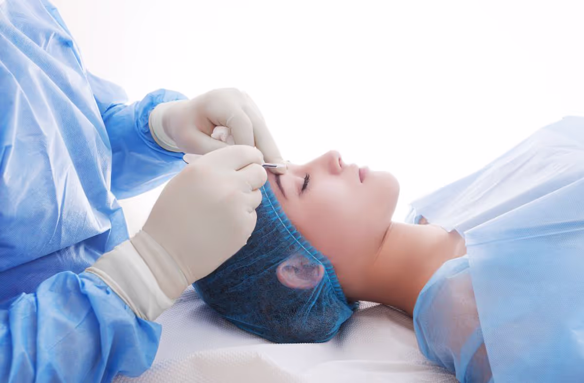 ¿Por qué mis cejas no son simétricas?
