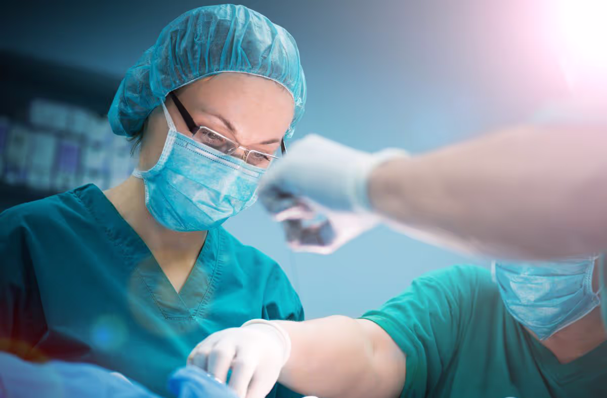 Qué esperar durante una consulta con un cirujano oculofacial